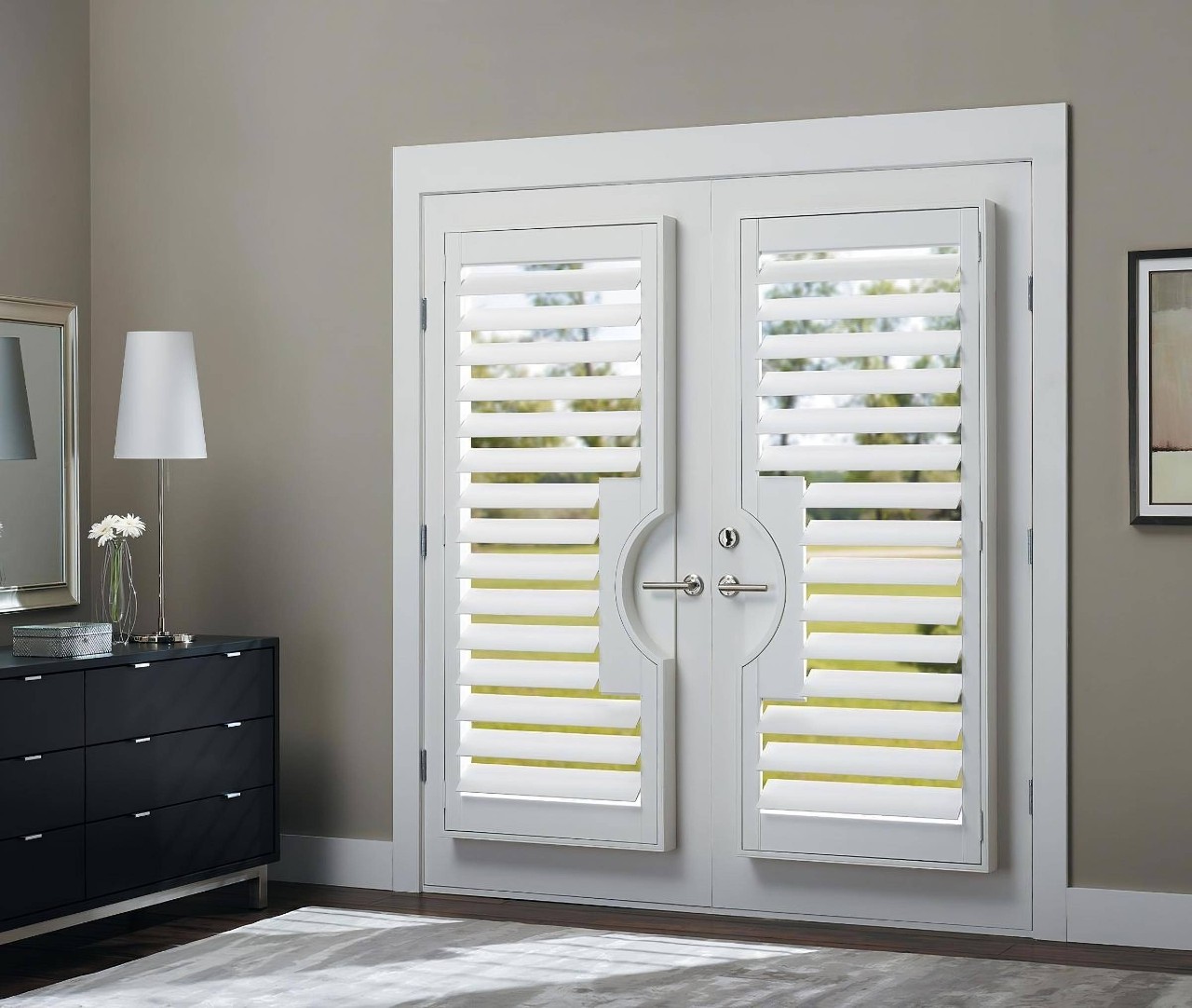 Hunter Douglas Heritance® Wood Shutters adorning French doors in a home near Honolulu, Hawaii (HI)